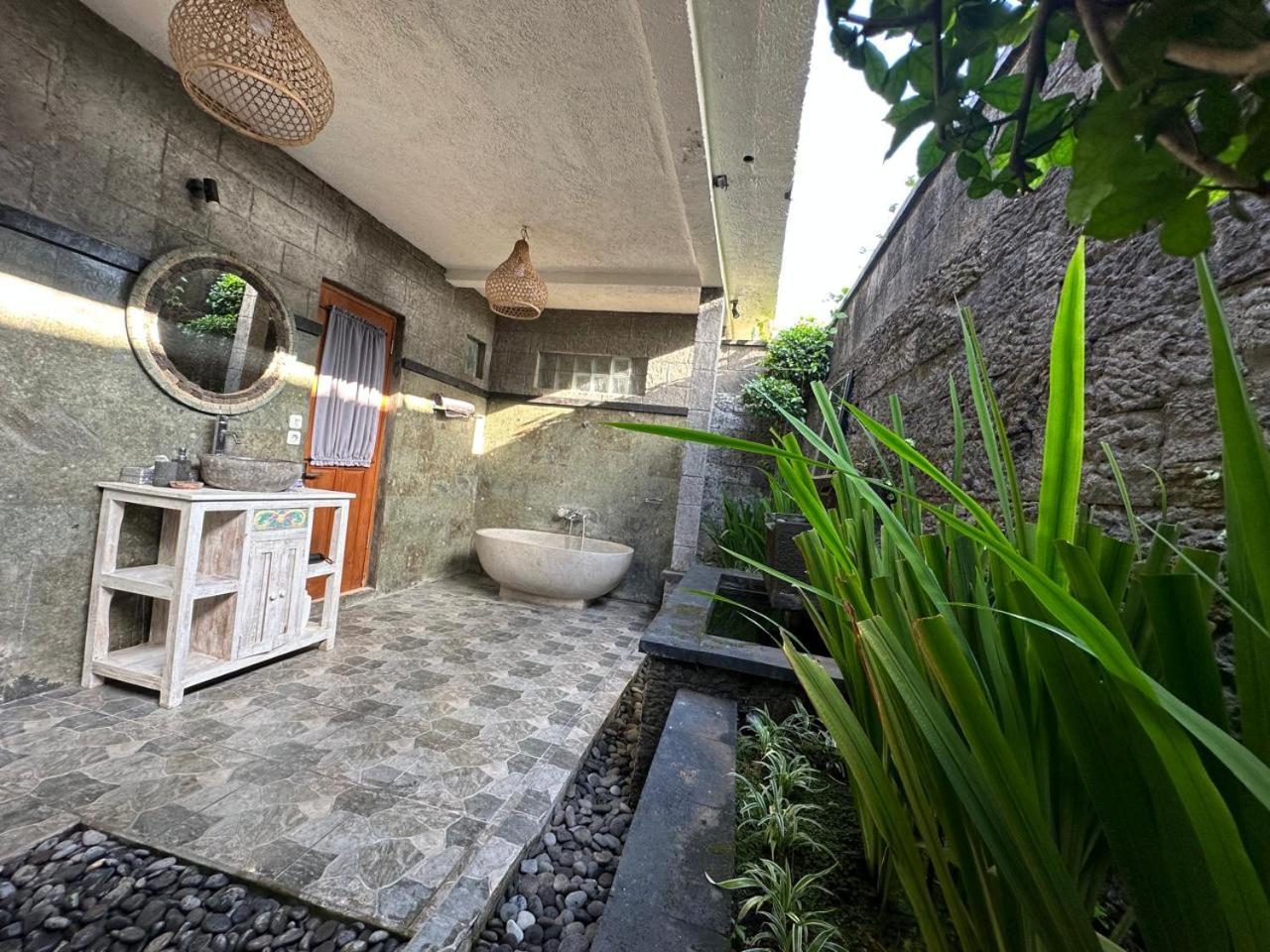 ウブド Mirah Houseヴィラ エクステリア 写真